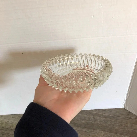 Vtg Sawtooth Edge Round Glass Ashtray - Picture 6 of 7